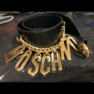 Moschino letter belt.
